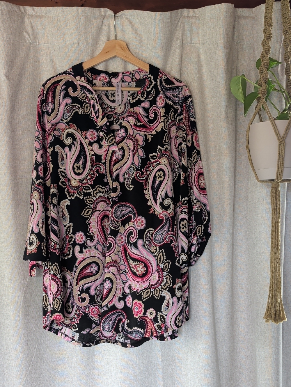 Black & Pink Paisley V-Neck Tunic - Unknown Brand